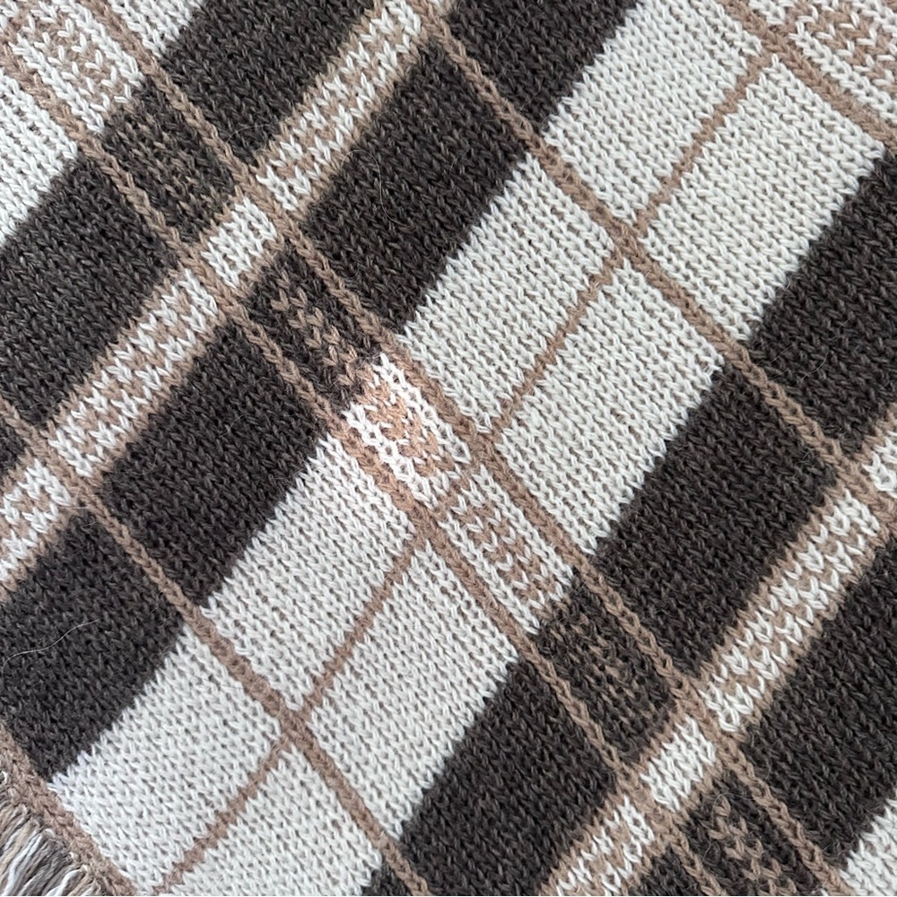 NWT Giogio Brown and Cream Knit Poncho - Picture 4 of 5